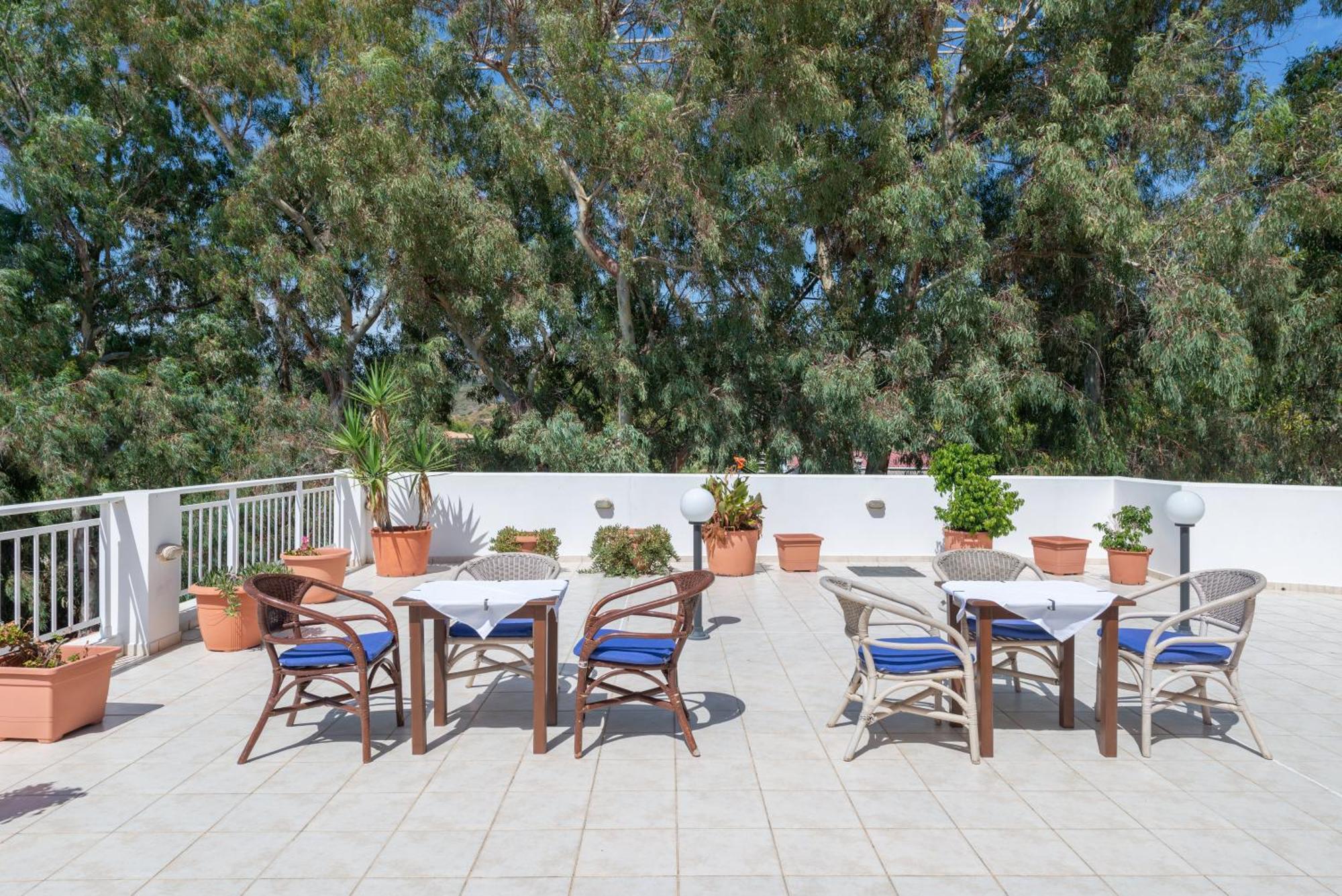Ratzaklíon Marina Bay Hotel מראה חיצוני תמונה